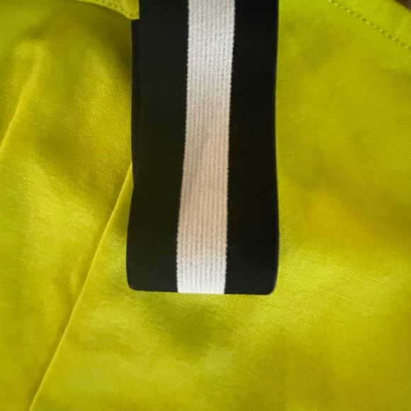 WILD FABLE cropped top with elastic straps. Item#0093 - Picture 6 of 6